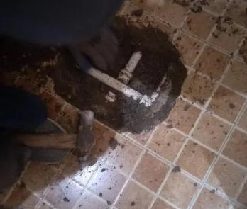 务川仡卫生间漏水维修公司为您分享下卫生间渗水如何处理及注意事项